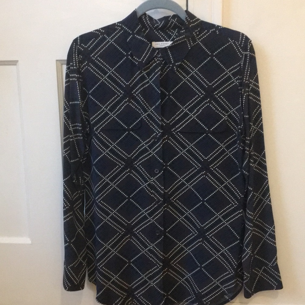 Equipment silk button down